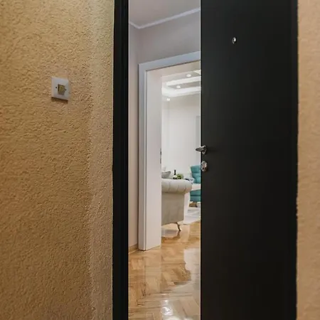 아파트 Three Sons