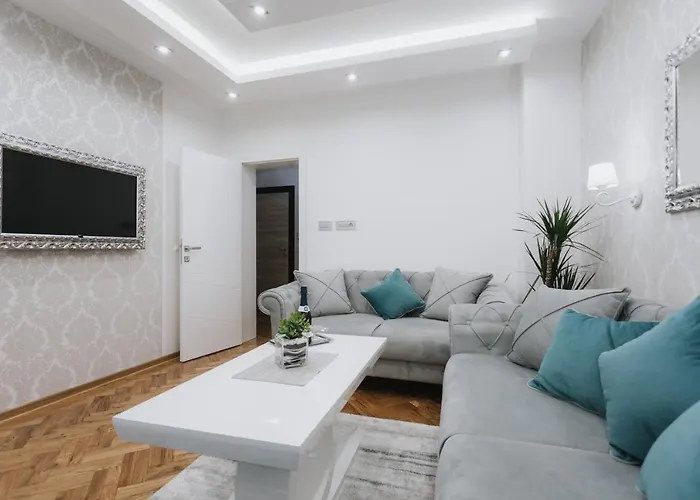 Three Sons Νόβι Σαντ